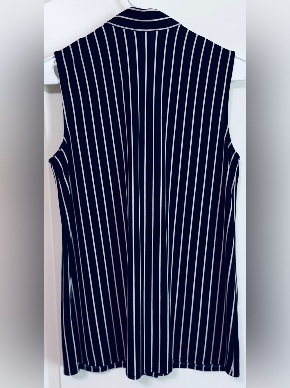 Ann Taylor Navy Stripe Tie Neck Sleeveless Blouse Bow Front Button Top S - Picture 10 of 11